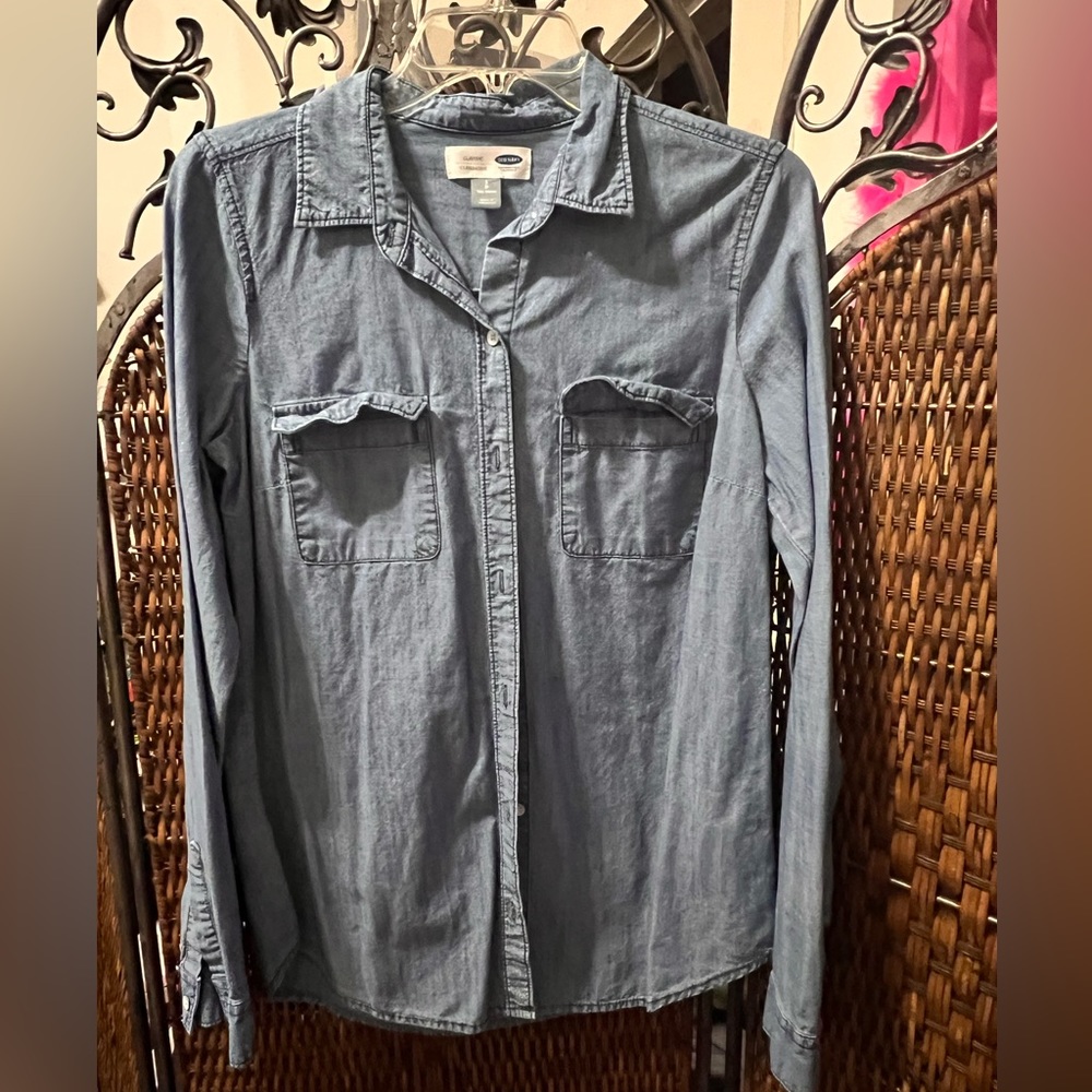 Button up jean shirt. Like new. Size S.,long sleeve - Picture 2 of 4